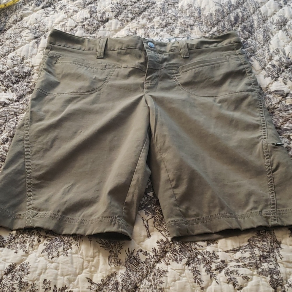 Athleta dipper shorts